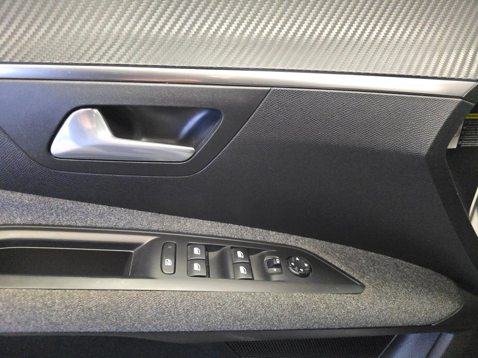 Peugeot 3008 1,2 e-THP 130 Active 5d