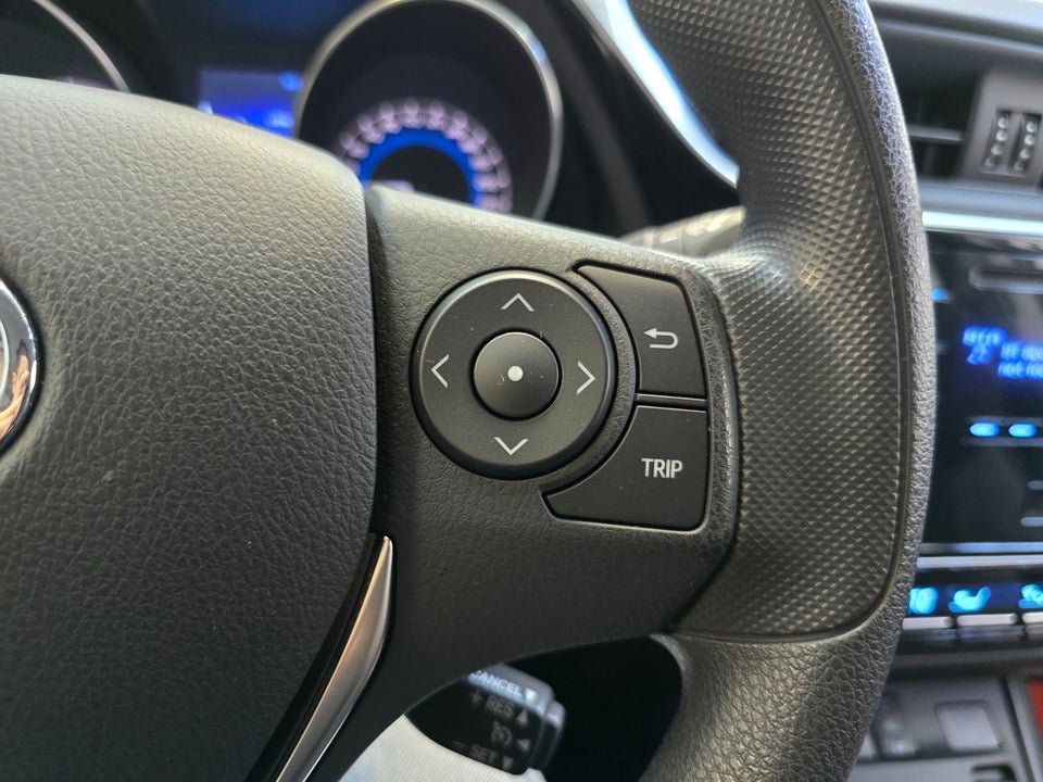 Toyota Auris 1,8 Hybrid H1 CVT 5d