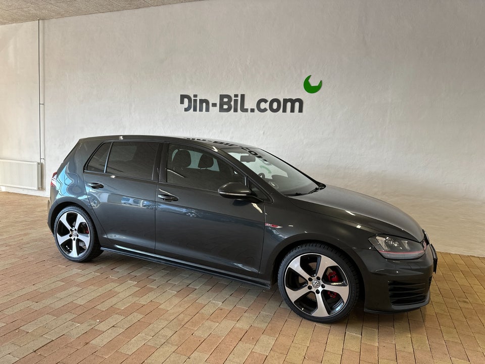 VW Golf VII 2,0 GTi DSG BMT 5d