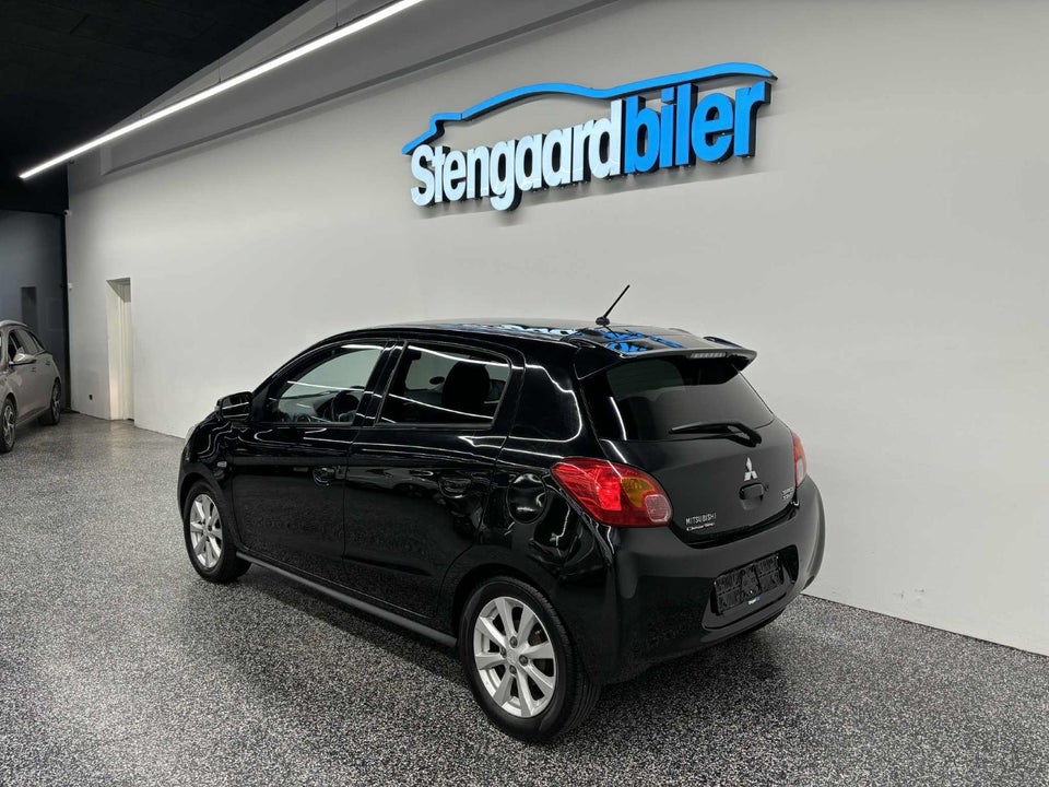 Mitsubishi Space Star 1,2 Black & White CVT 5d