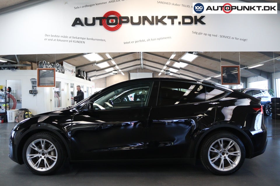 Tesla Model Y Long Range AWD 5d