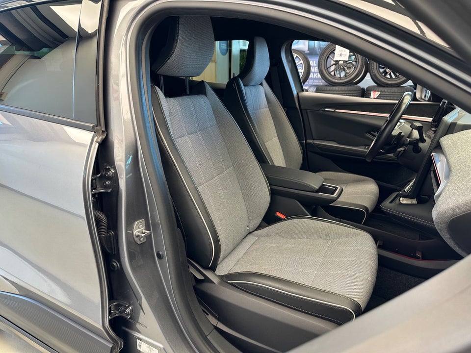 Renault Megane E-Tech 60 Techno 5d