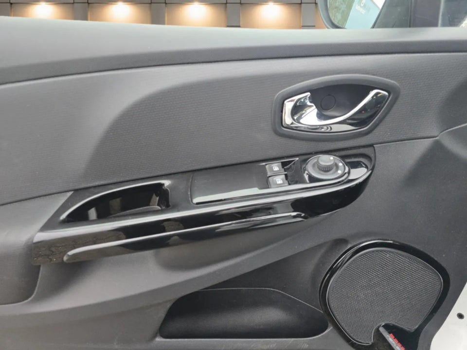 Renault Clio IV 0,9 TCe 90 Expression Sport Tourer 5d