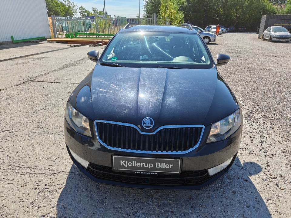 Skoda Octavia 1,6 TDi 105 Ambition Combi 5d
