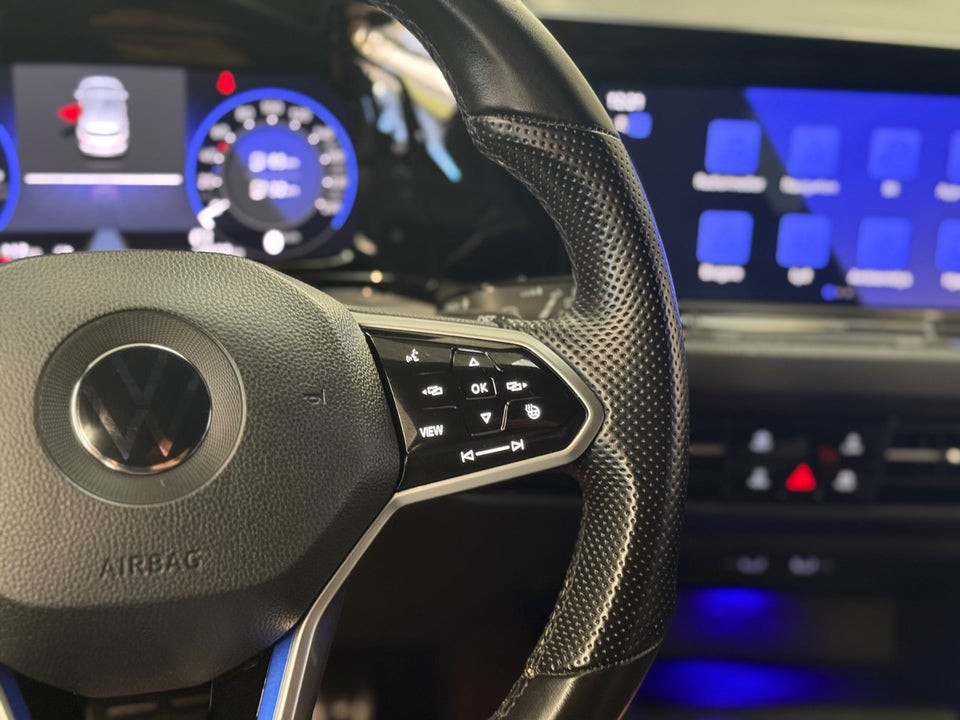 VW Golf VIII 1,4 GTE DSG 5d