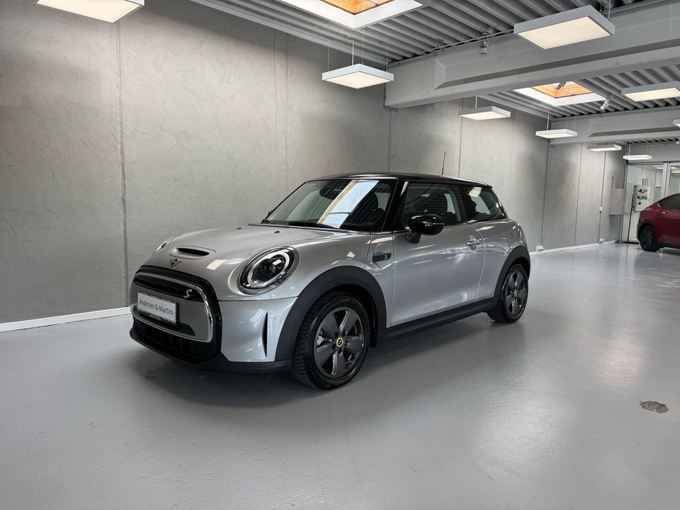 MINI Cooper SE Essential 3d
