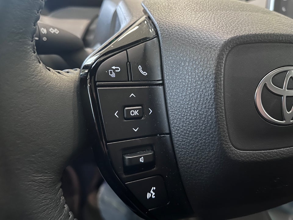 Toyota bZ4X Executive 5d