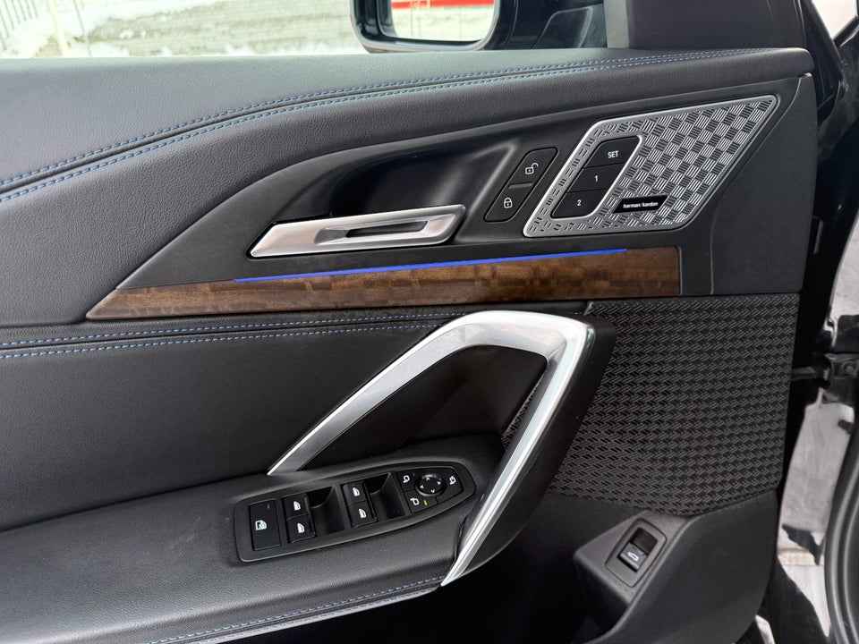 BMW iX1 xDrive30 Fully Charged M-Sport 5d