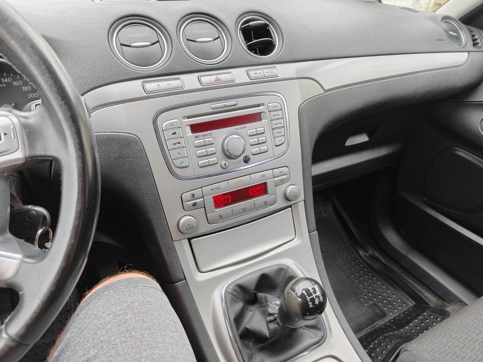 Ford S-MAX 2,0 Ambiente 7prs 5d
