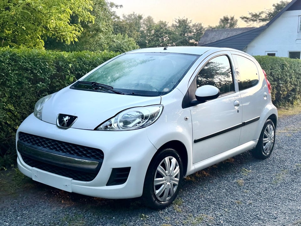 Peugeot 107 1,0 Active 5d