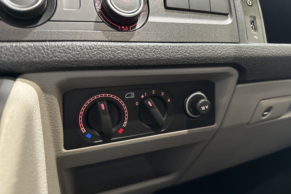 VW Transporter 2,0 TDi 204 Kassevogn DSG kort
