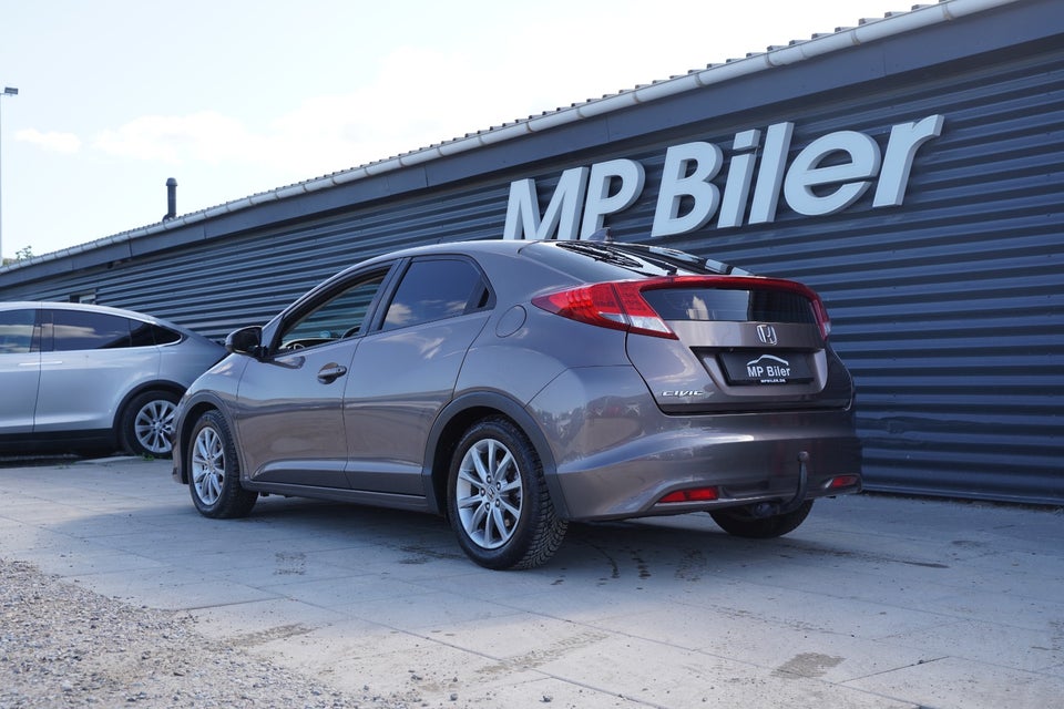 Honda Civic 1,8 i-VTEC Sport 5d