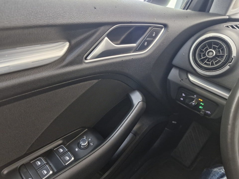Audi A3 35 TFSi Sport Limited Sportback S-tr. 5d