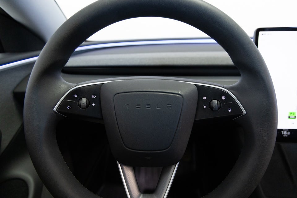 Tesla Model 3 RWD 4d