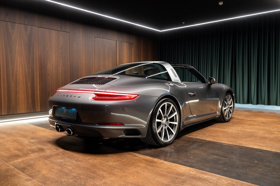 Porsche 911 Targa 4 3,0 PDK 2d