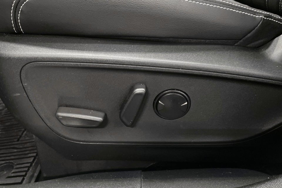 Ford Kuga 2,5 PHEV Vignale CVT 5d