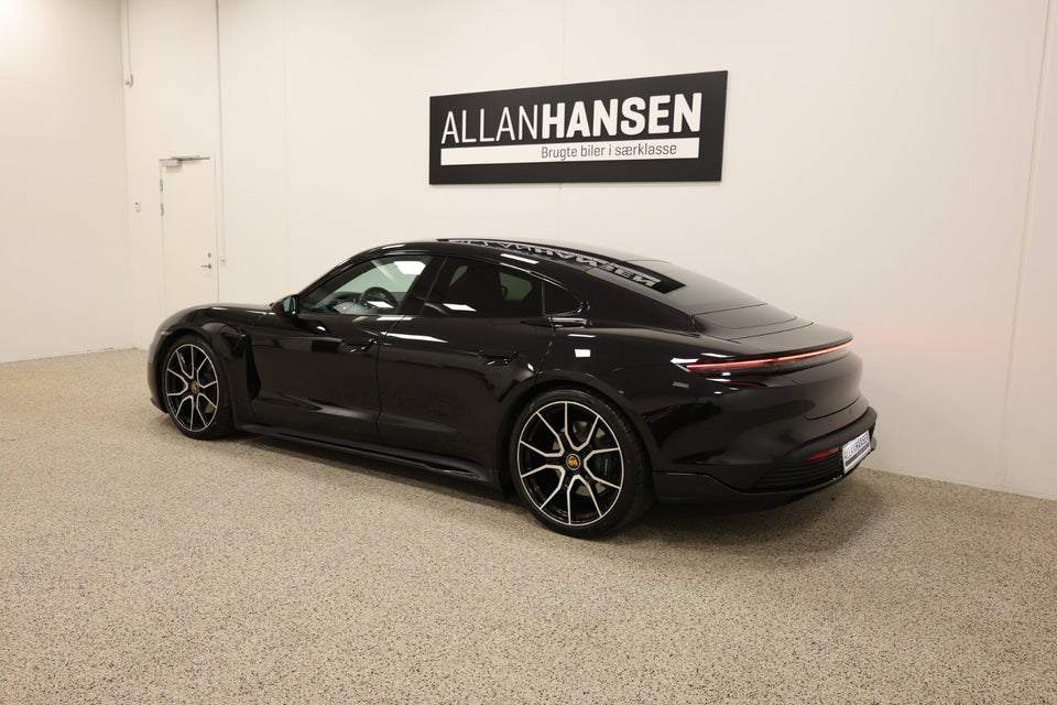 Porsche Taycan Performance+ 4d
