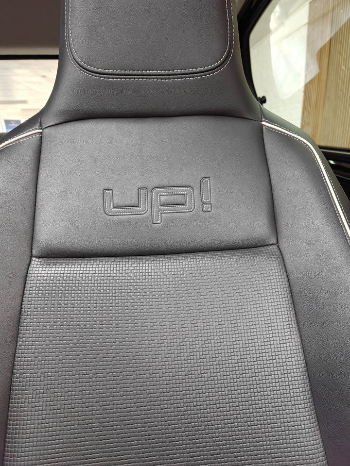 VW Up! 1,0 75 Black Up! 5d