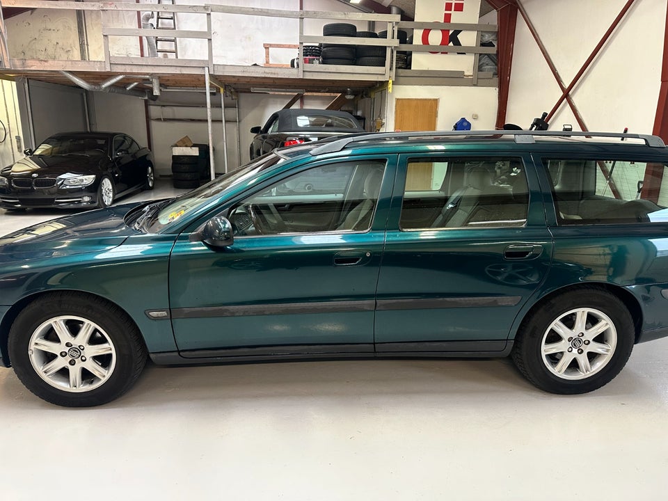 Volvo V70 2,4 140 aut. 5d