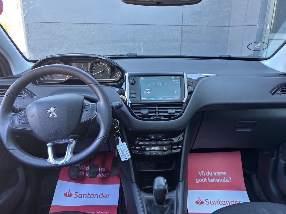 Peugeot 208 1,2 PureTech 82 Allure Sky 5d