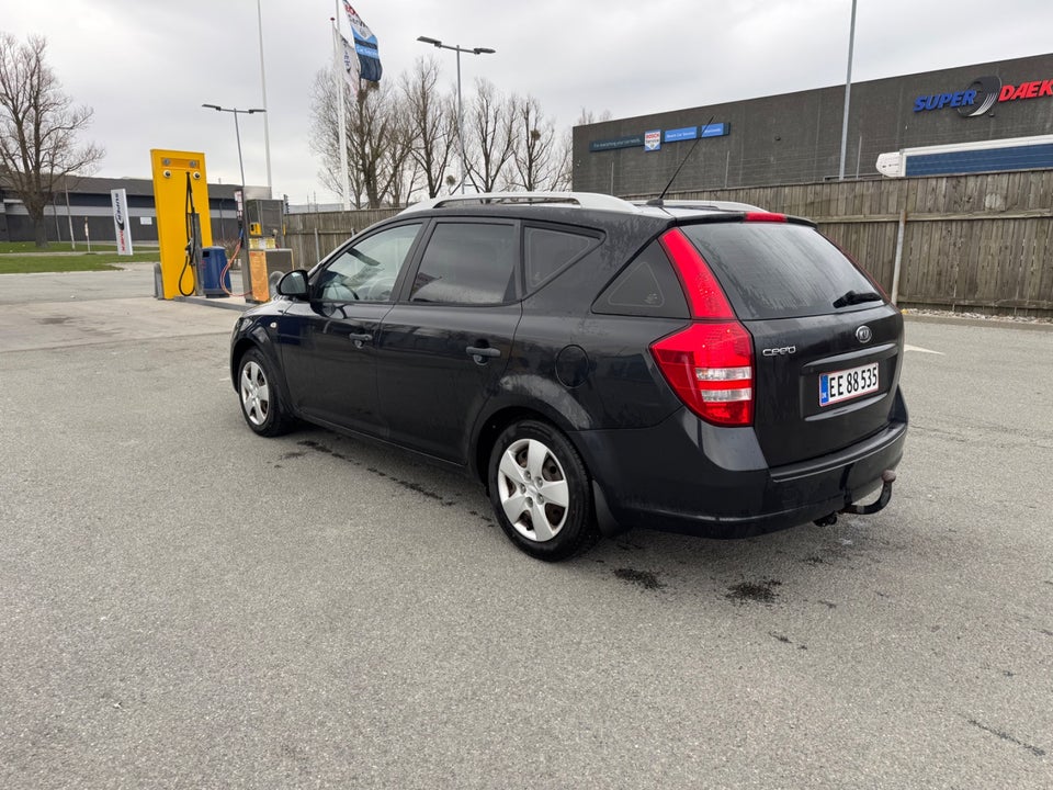 Kia Ceed 1,4 CVVT Exclusive SW 5d