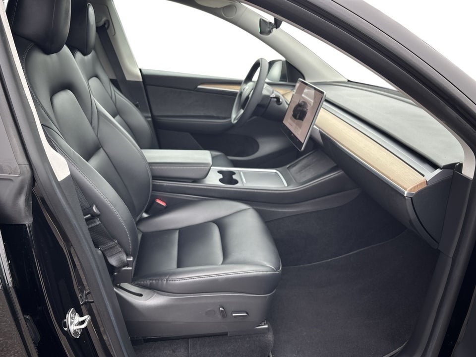 Tesla Model Y Long Range AWD 5d