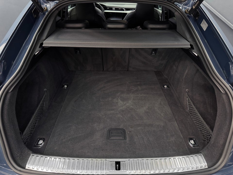 Audi e-tron 55 S-line Sportback quattro 5d