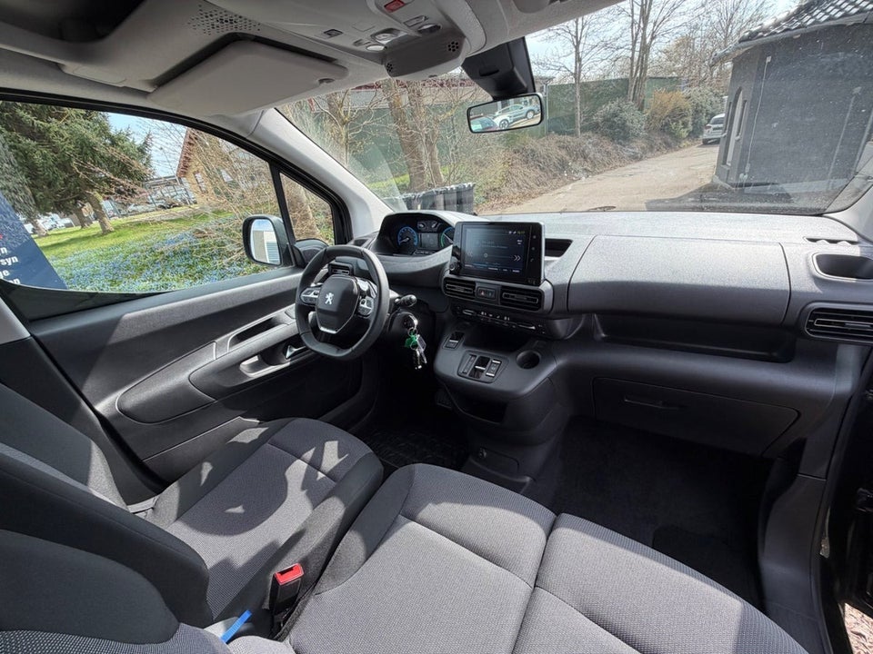 Peugeot e-Partner 50 L2V2 Premium Van