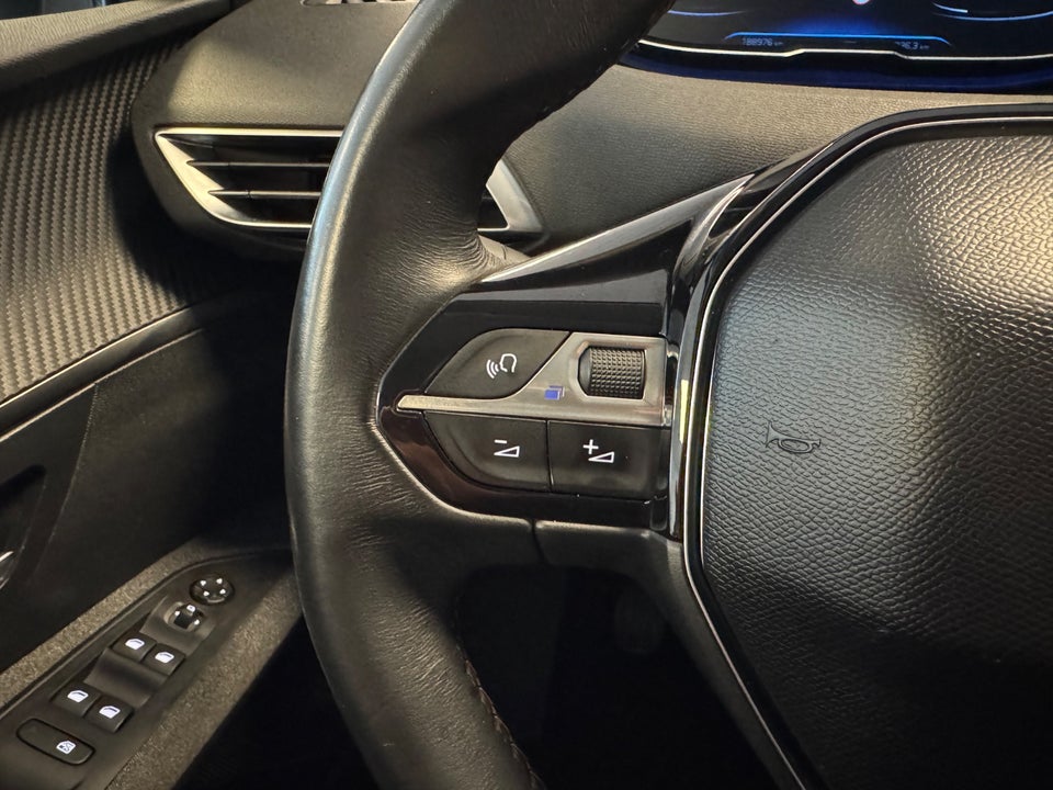 Peugeot 5008 1,6 BlueHDi 120 Allure 7prs 5d