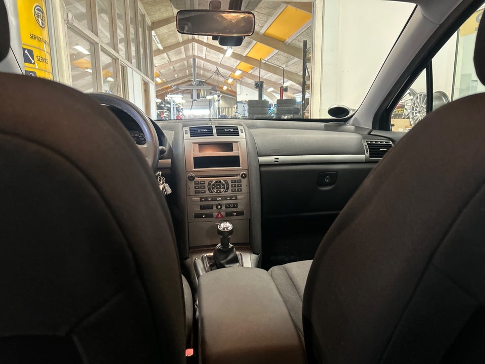 Peugeot 407 1,8 SR 4d