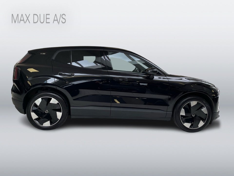 Volvo EX30 Extended Range Plus 5d