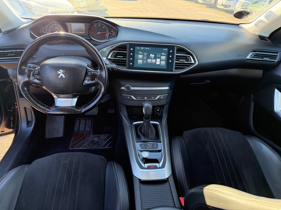 Peugeot 308 1,6 BlueHDi 120 Allure Sky SW EAT6 5d