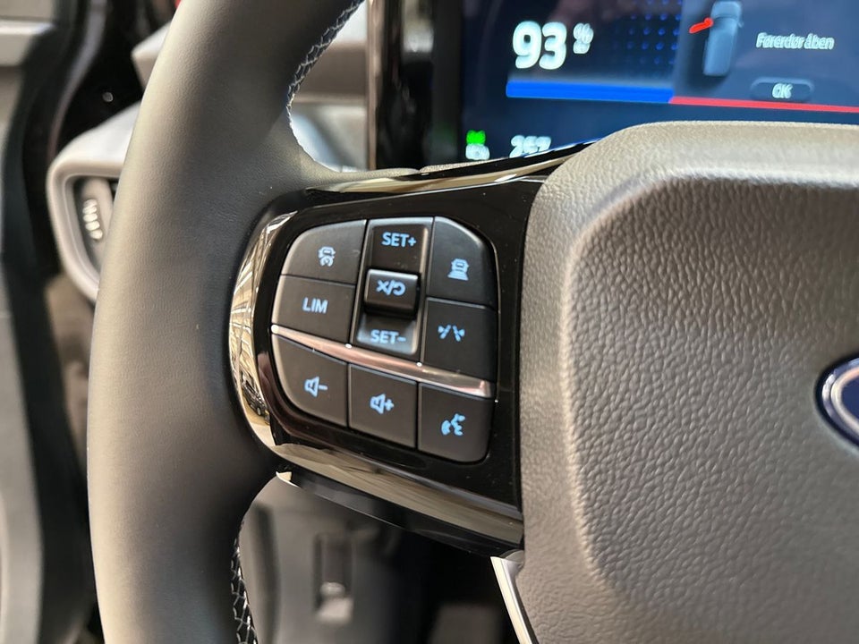 Ford E-Tourneo Courier 43 Titanium