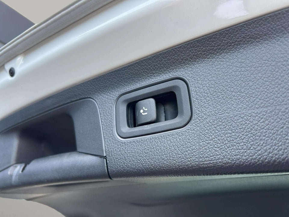 Mercedes A250 e 1,3 Progressive Line aut. 4d