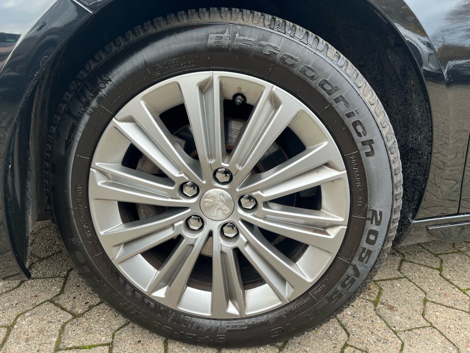 Peugeot 308 1,2 PureTech 130 Selection Sky SW EAT8 5d