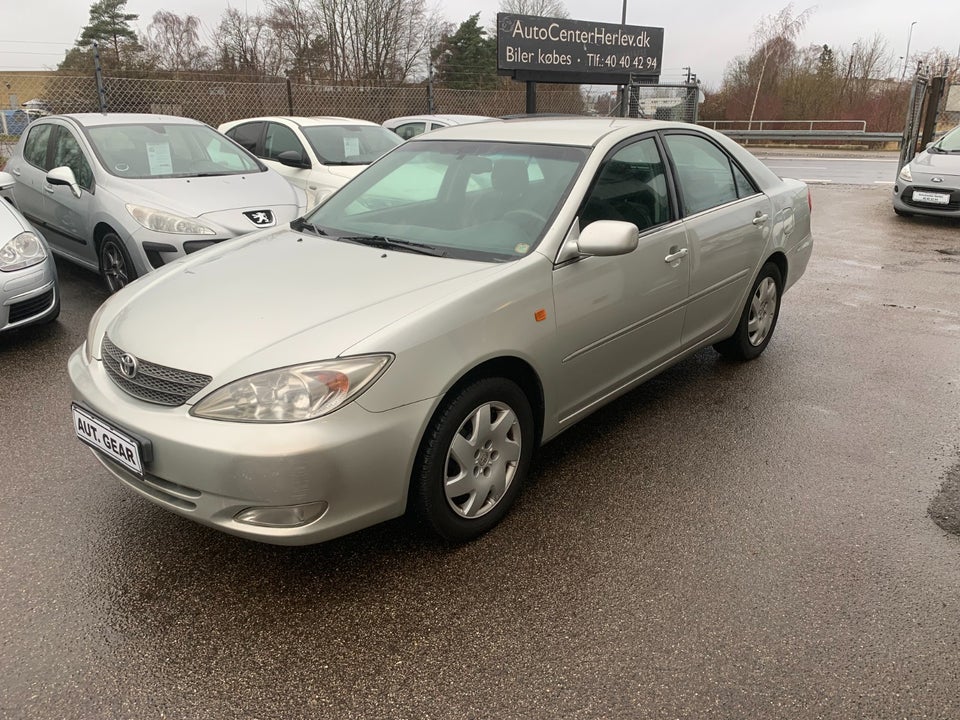 Toyota Camry 2,4 VVT-i aut. 4d