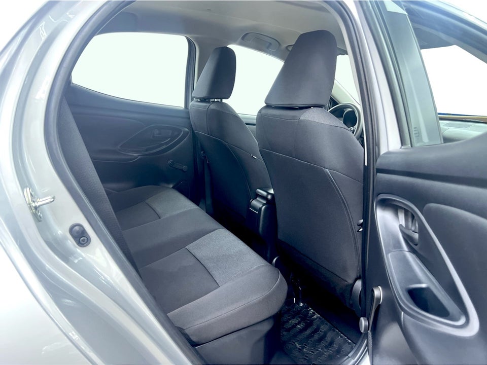 Toyota Yaris 1,5 Hybrid H1 e-CVT 5d