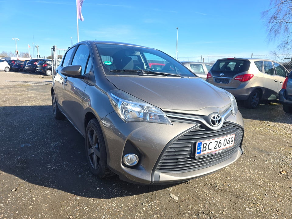 Toyota Yaris 1,0 VVT-i T2 5d