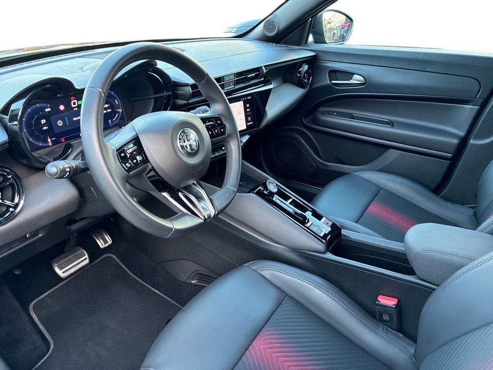Alfa Romeo Junior Elettrica Speciale 5d