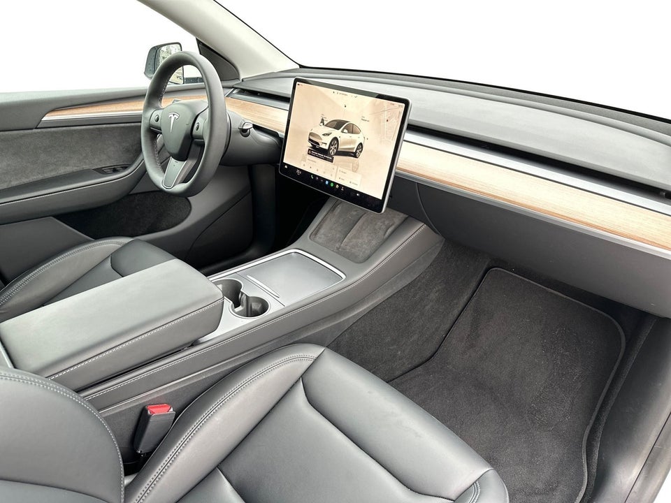 Tesla Model Y Long Range AWD 5d