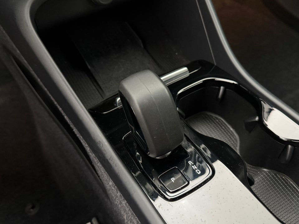 Volvo XC40 P6 ReCharge Core 5d