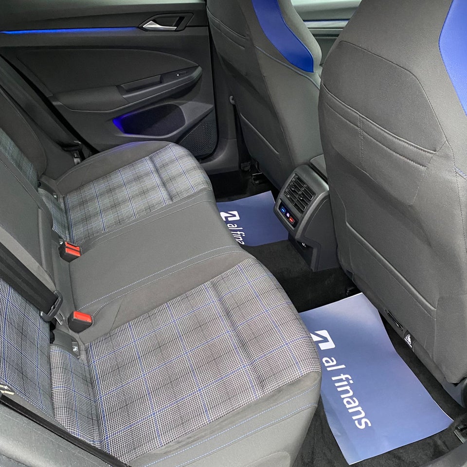 VW Golf VIII 1,4 GTE DSG 5d