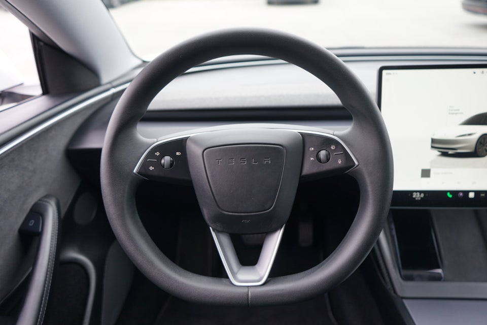 Tesla Model 3 Long Range AWD 4d