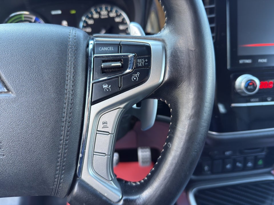 Mitsubishi Outlander 2,4 PHEV Instyle CVT 4WD 5d