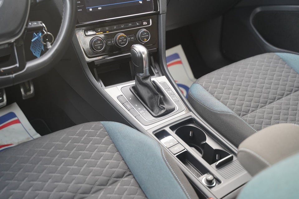 VW Golf VII 1,6 TDi 115 IQ.Drive DSG 5d