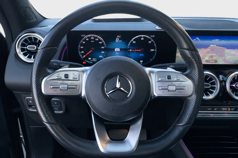 Mercedes EQB300 AMG Line 4Matic 5d