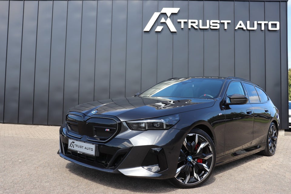 BMW i5 M60 Touring M-Sport Pro xDrive 5d 2024 — billede 2 af 5