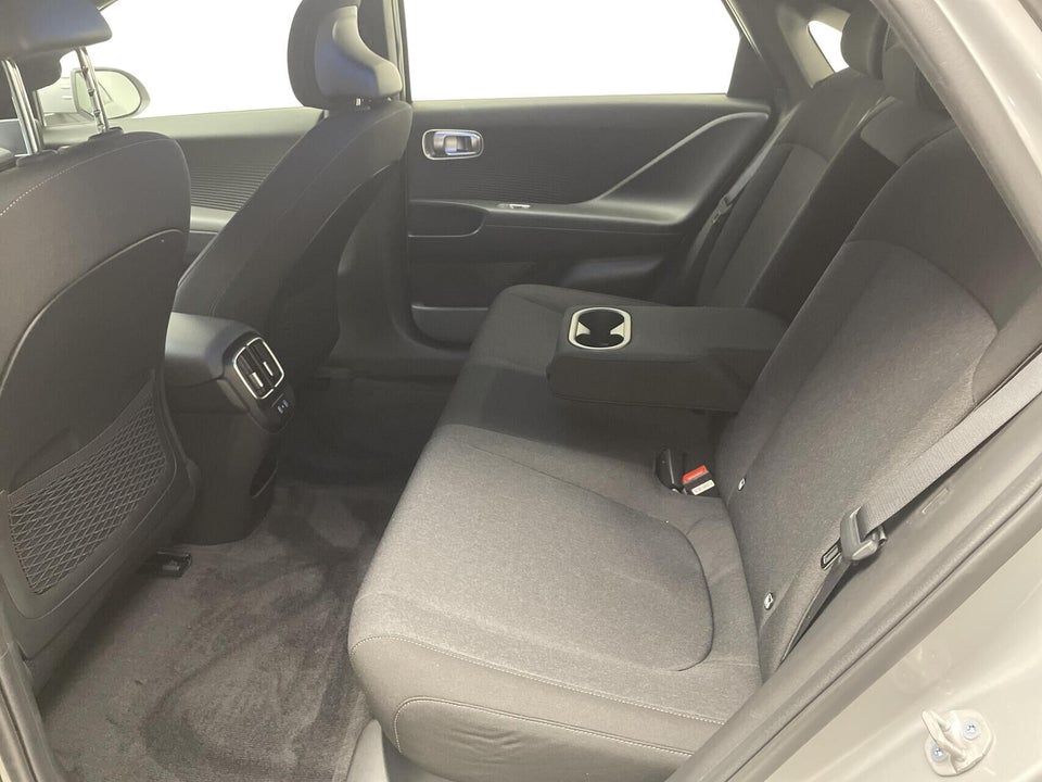 Hyundai Ioniq 6 53 Essential 4d