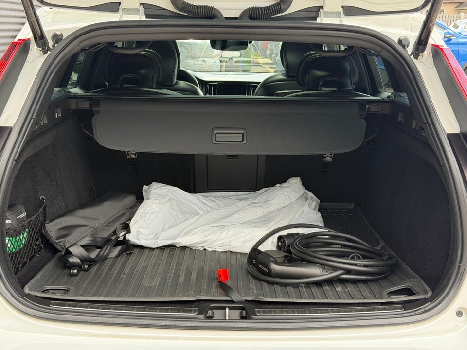 Volvo V60 2,0 T6 ReCharge R-Design aut. AWD 5d