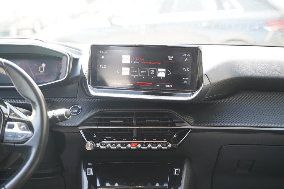 Peugeot 208 1,2 PureTech 100 Allure 5d